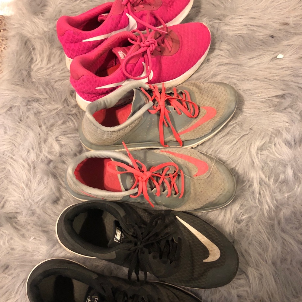 Nike women’s shoes SOLD****